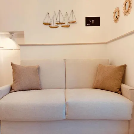 Lägenhet La Dimora Del Faro Bari